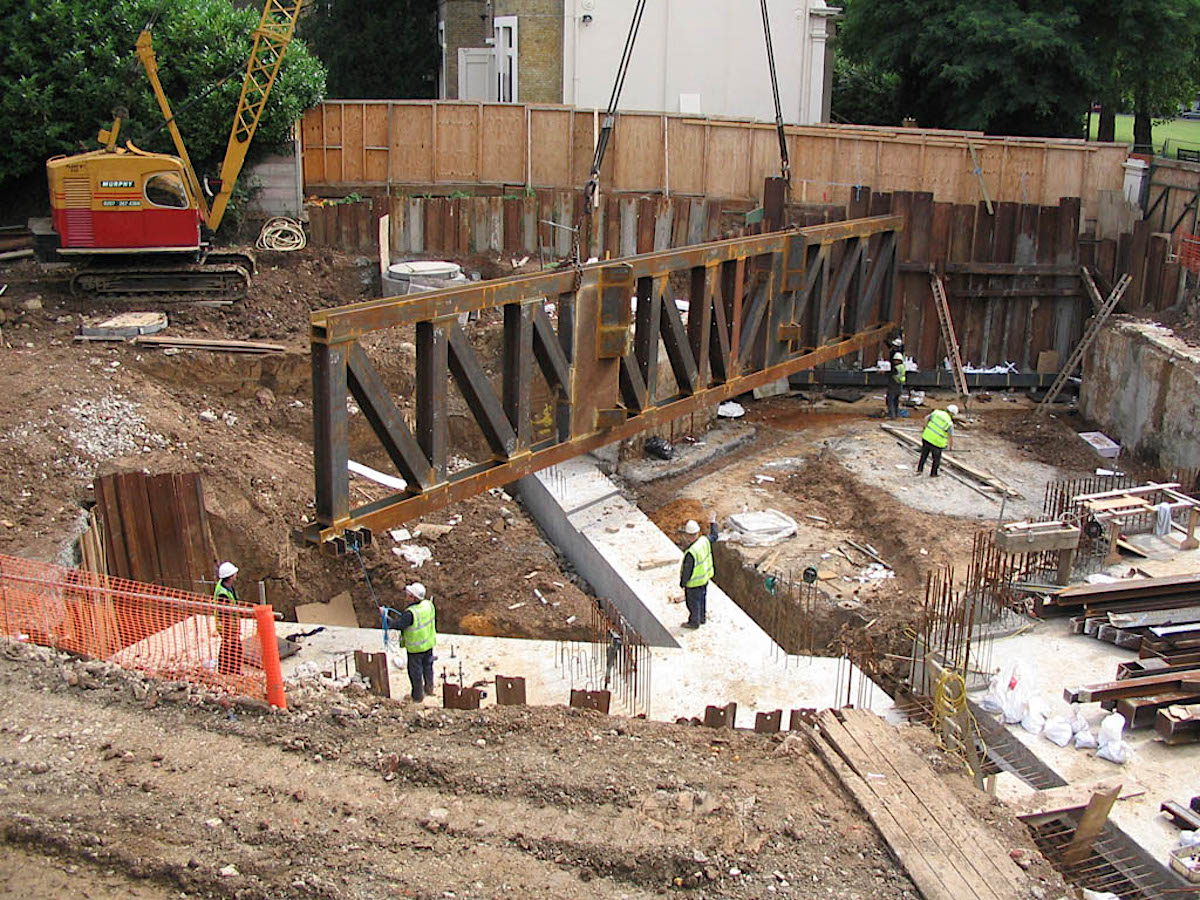 A steel truss bridging over the Canonbury Tunnel being lifted into position.